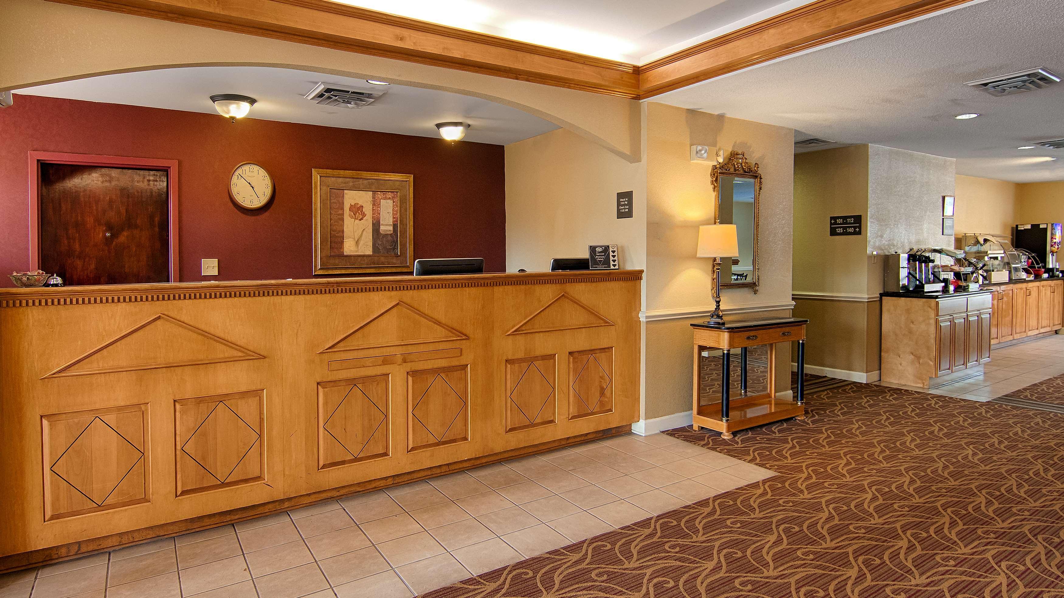 Surestay Plus Hotel Tarboro Beltér fotó