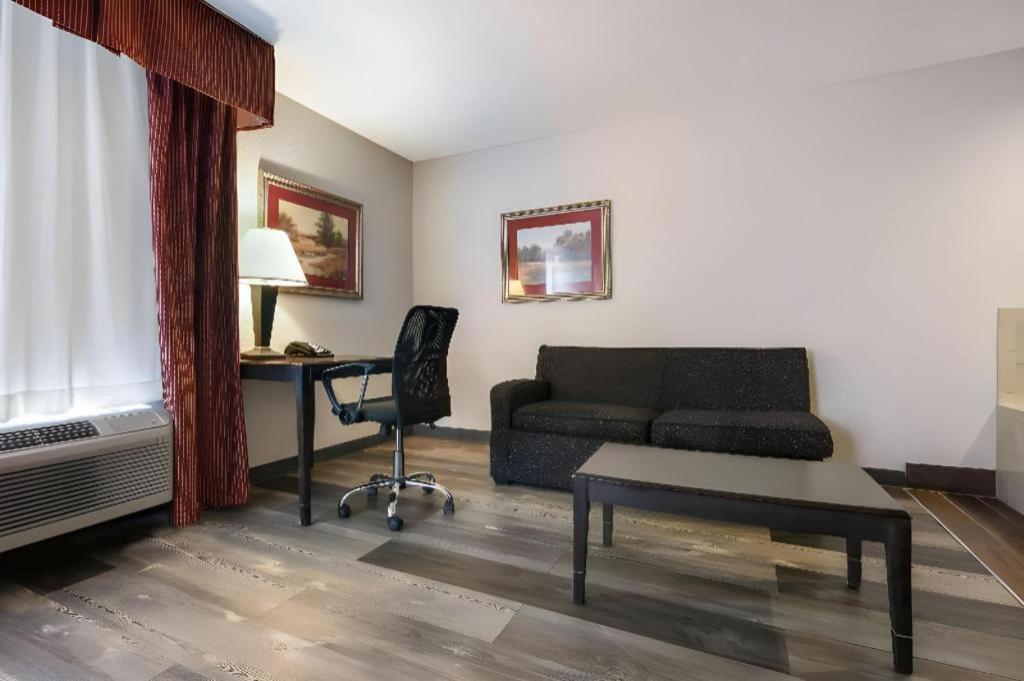 Surestay Plus Hotel Tarboro Kültér fotó