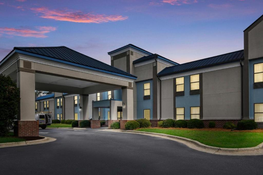 Surestay Plus Hotel Tarboro Kültér fotó