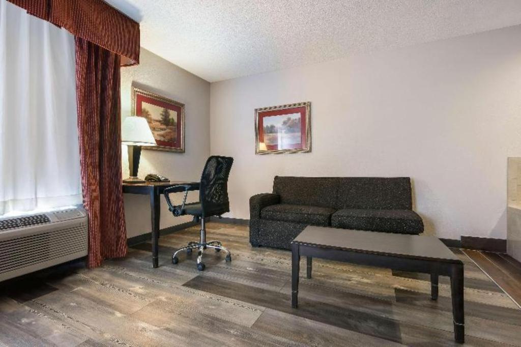 Surestay Plus Hotel Tarboro Kültér fotó