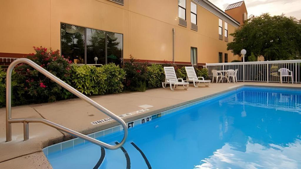 Surestay Plus Hotel Tarboro Kültér fotó